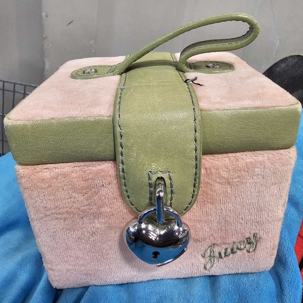 RARE Vintage Y2K JUICY COUTURE Pink & Green Velour Jewelry Box Case LOVE G & P